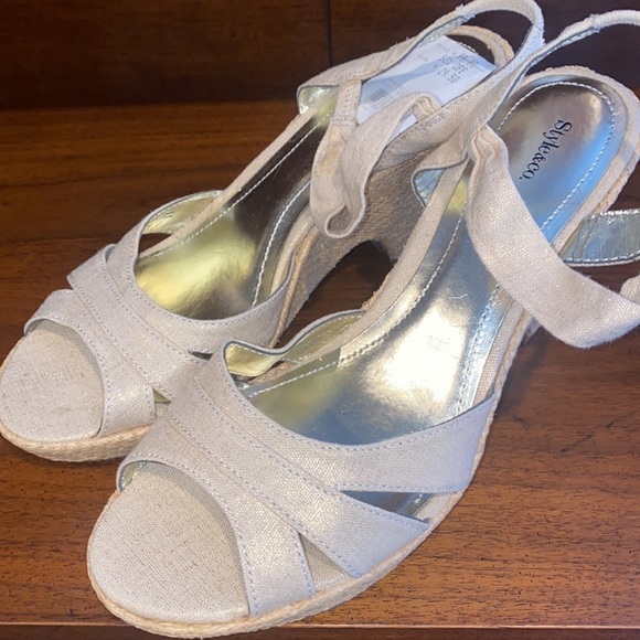 STYLE & co size 8.5 darlin sandals - Picture 2 of 5